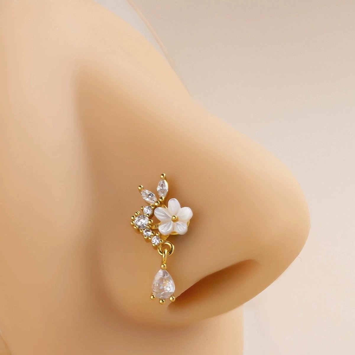 Anneau de nez fleur dorée avec - Body Jewelry Surgical Steel avis et prix